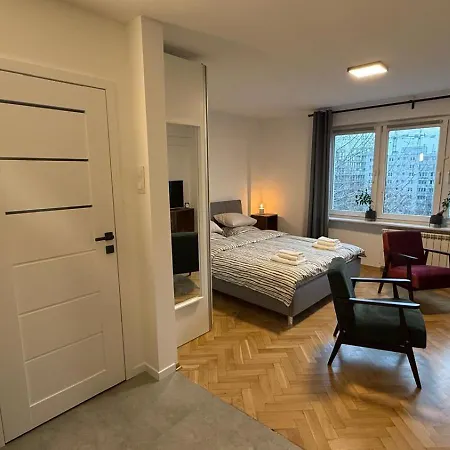 Sloneczne I Przytulne Mieszkanie Na Muranowie