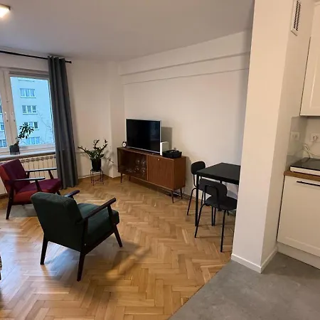 Sloneczne I Przytulne Mieszkanie Na Muranowie * Варшава